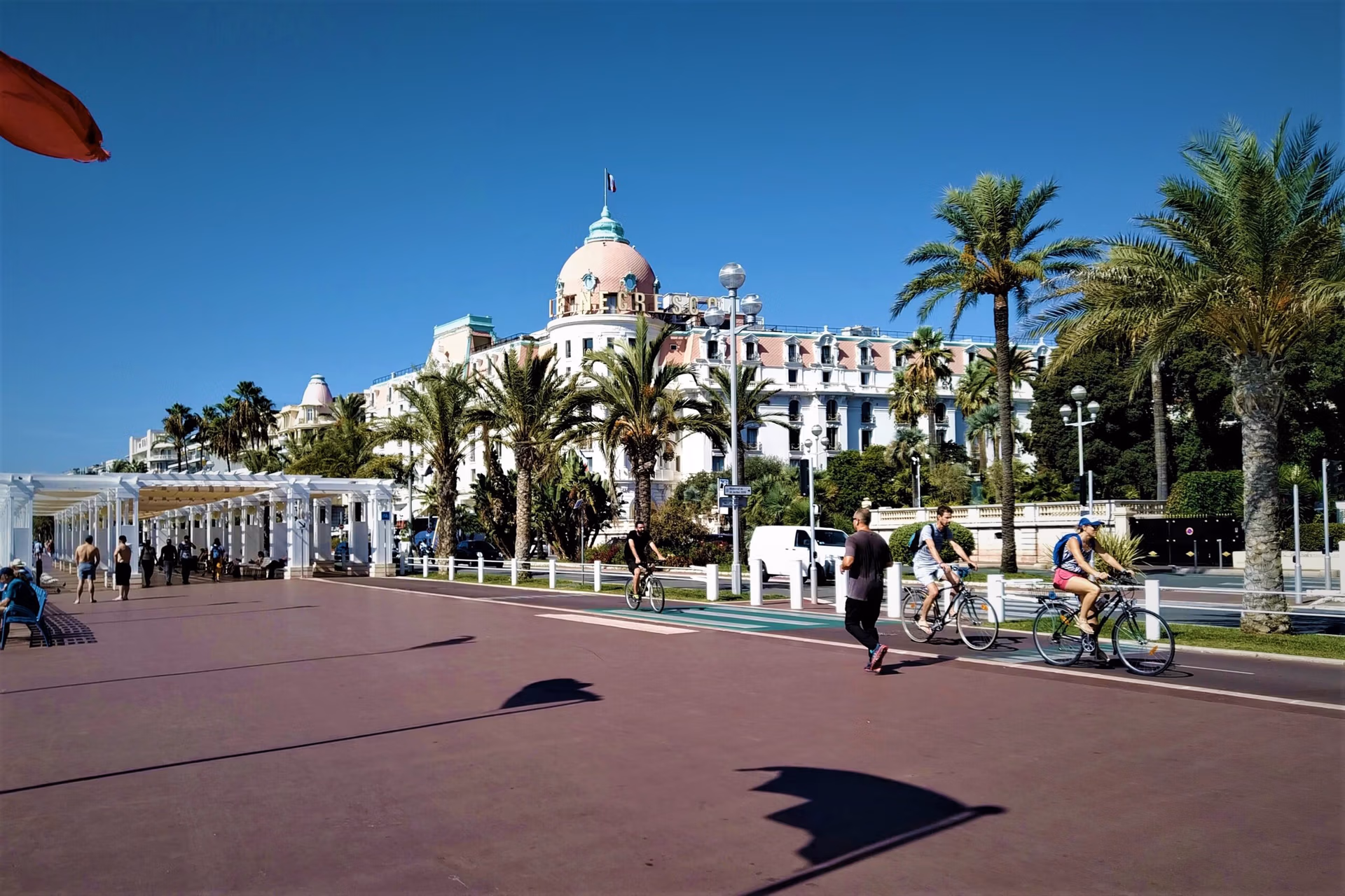 Foto: Promenade, tranvía, cafés, aire de mar