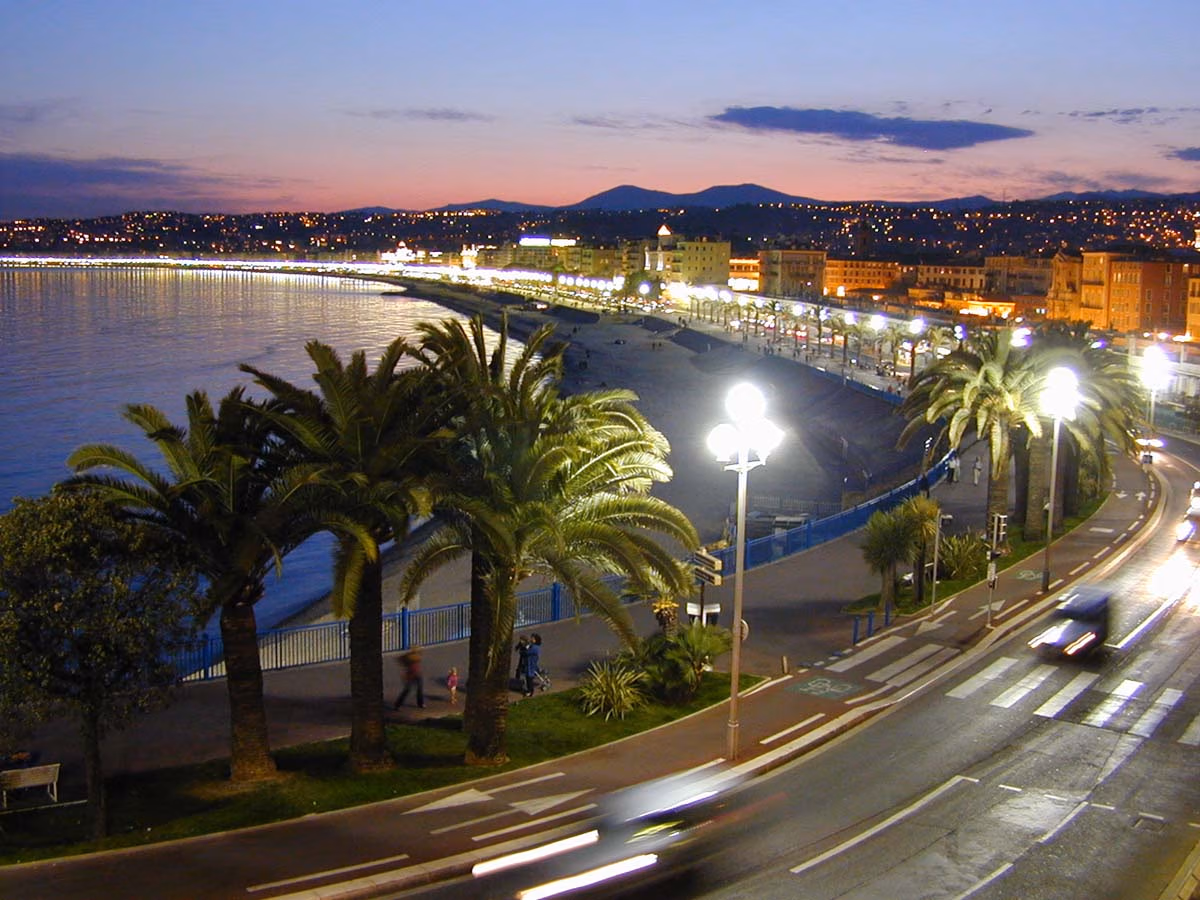 Foto: Nice después del atardecer