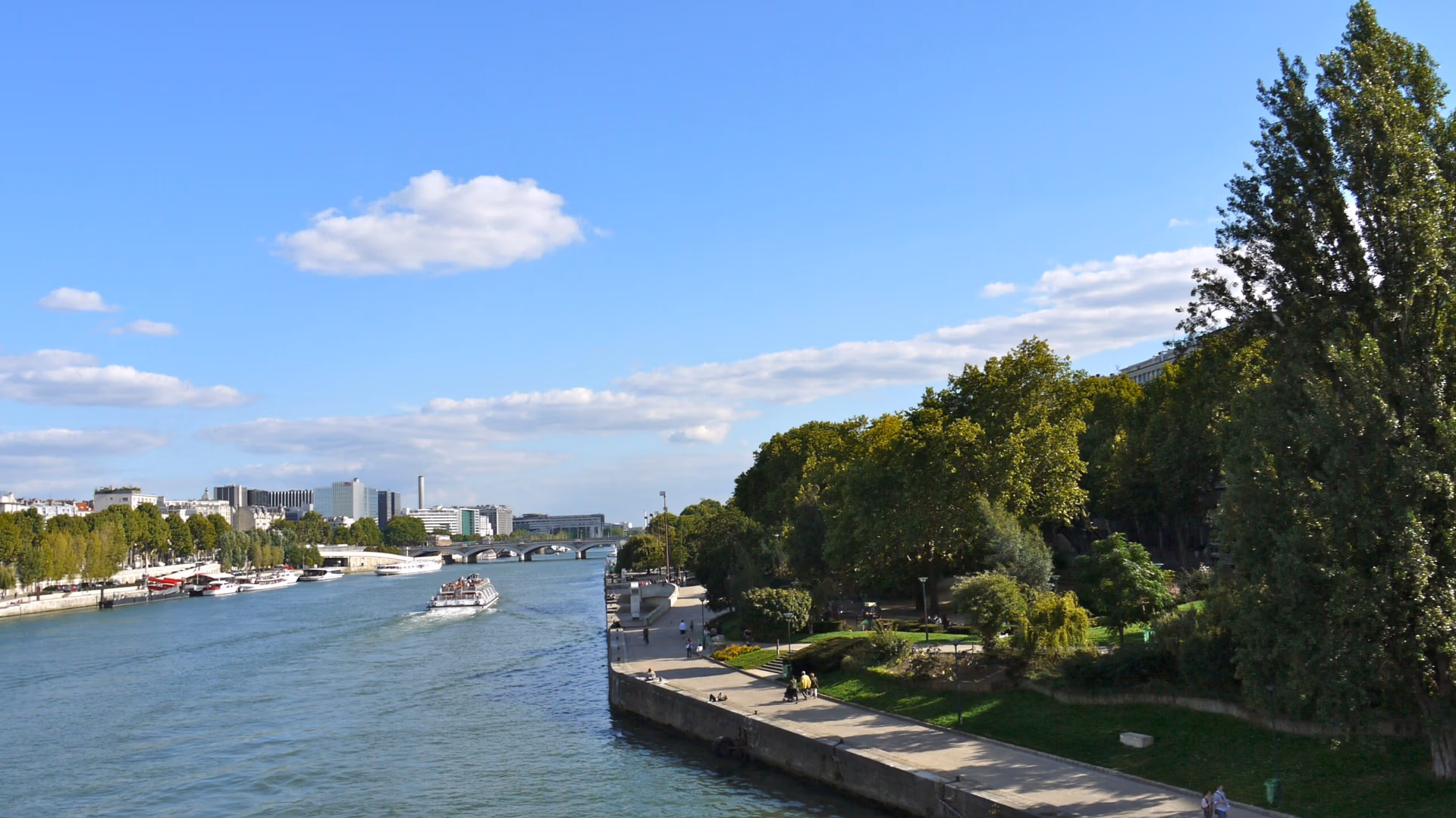 Quai Saint-Bernard y el Sena en París