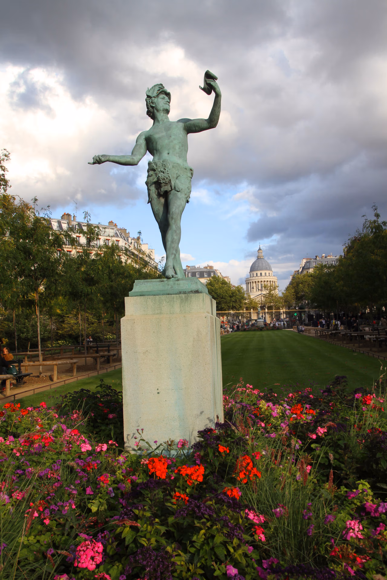Detalle de jardín cerca del Panthéon y del Jardín de Luxemburgo